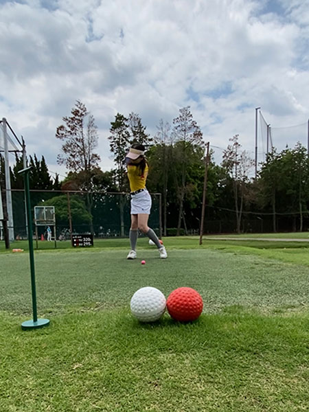 0835 ティーグラウンドで打つ前