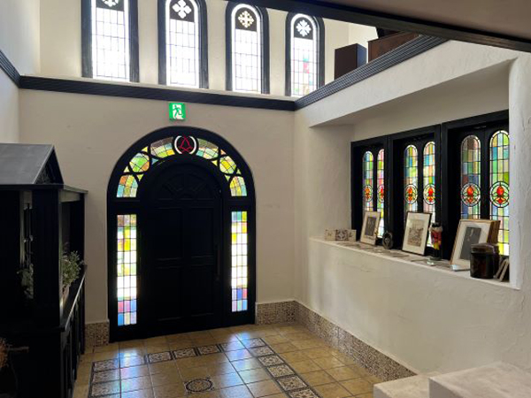 ステンドグラス扉