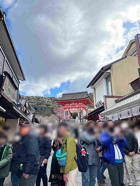 清水寺と観光客