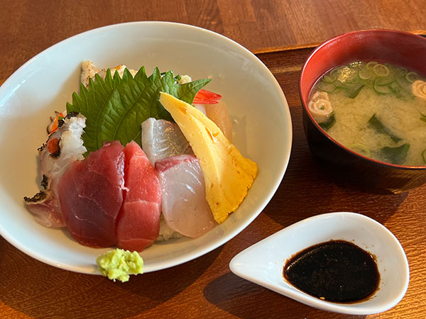 海鮮丼