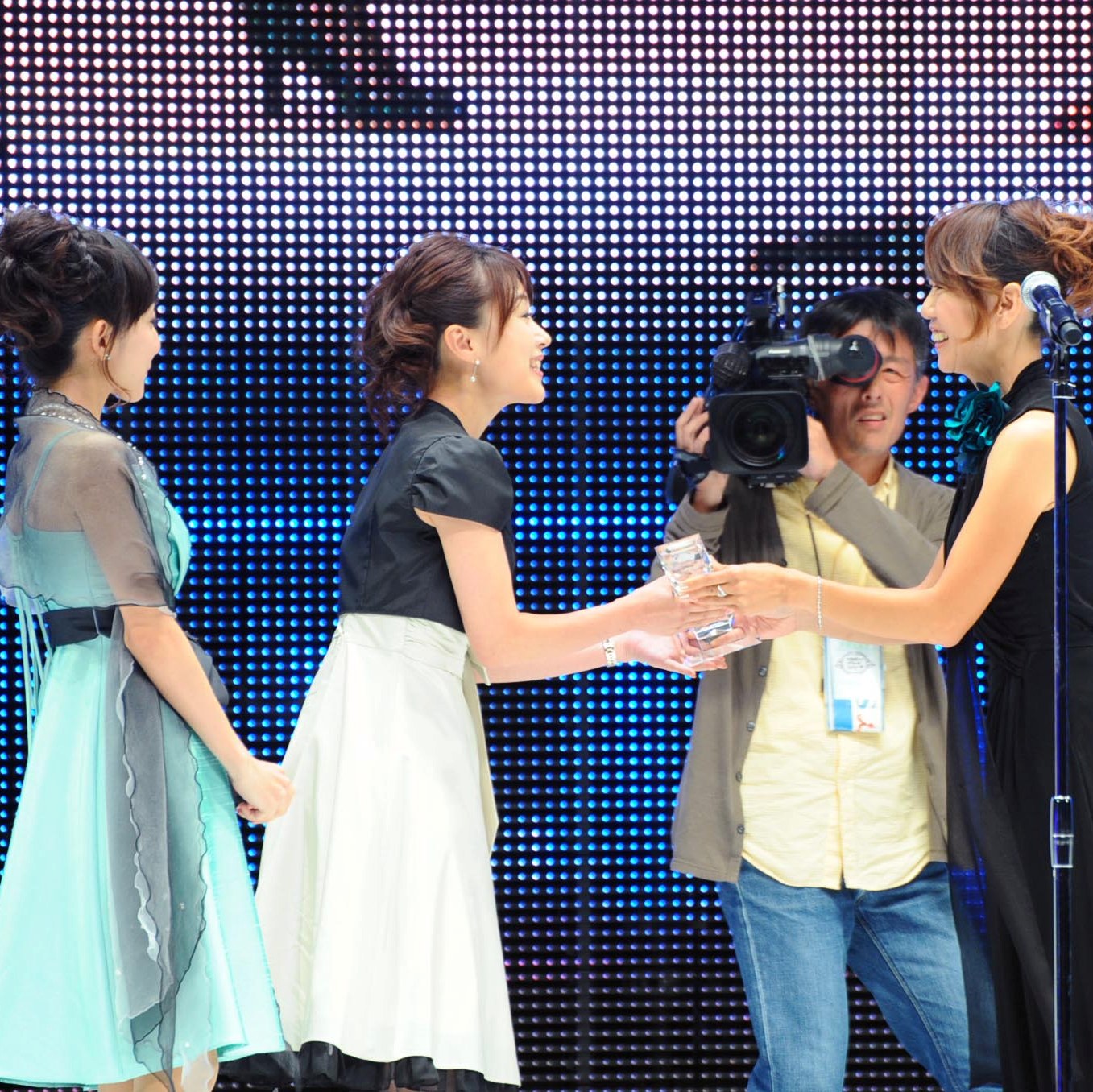 $B!V>>_7%-%c%9%?!<$N%R%H%j%4%H!W$N2hA|(B2